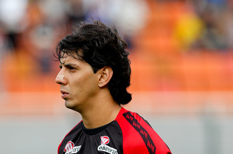 Victor Ramos, jogador do Vitória, antes da partida contra o Corinthians, válida pela décima terceira rodada do Campeonato Brasileiro 2013.